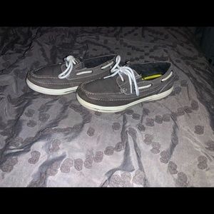 ⭐️PRICE IS FIRM⭐️ Off brand Sperry Boys shoes